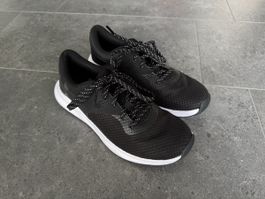 Under Armour  Charged Sportschuhe Gr. 41