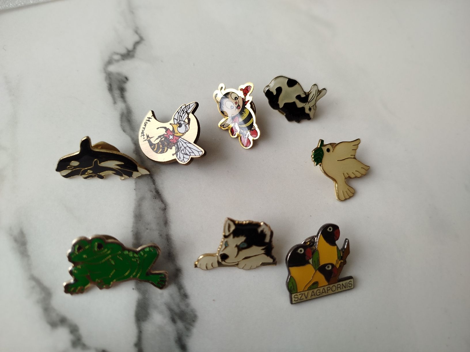 Placchette & Badge: 8 pin's, animaux vintage – Usato da Genève venduto da Octo-puces 1