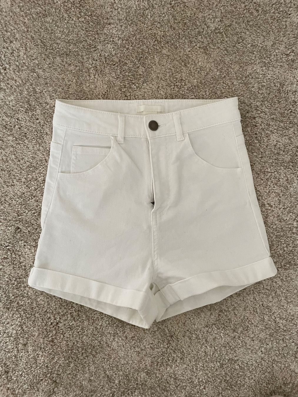 H&M Pantaloni: H&M Shorts – Nuovo (secondo la descrizione) da Selzach venduto da iagiag98