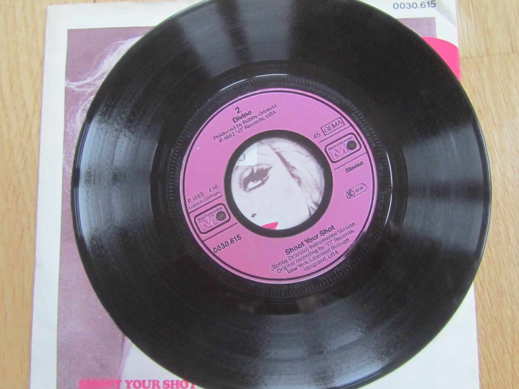 Dischi in vinile: Divine - Shoot Your Shot,  Single 1982 Vinyl – Usato da Seengen venduto da mikelele 2
