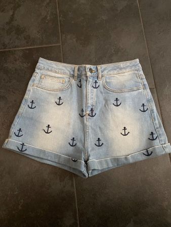 Jeansshorts Anker-Muster Grösse 36/28 High Waist neuwertig