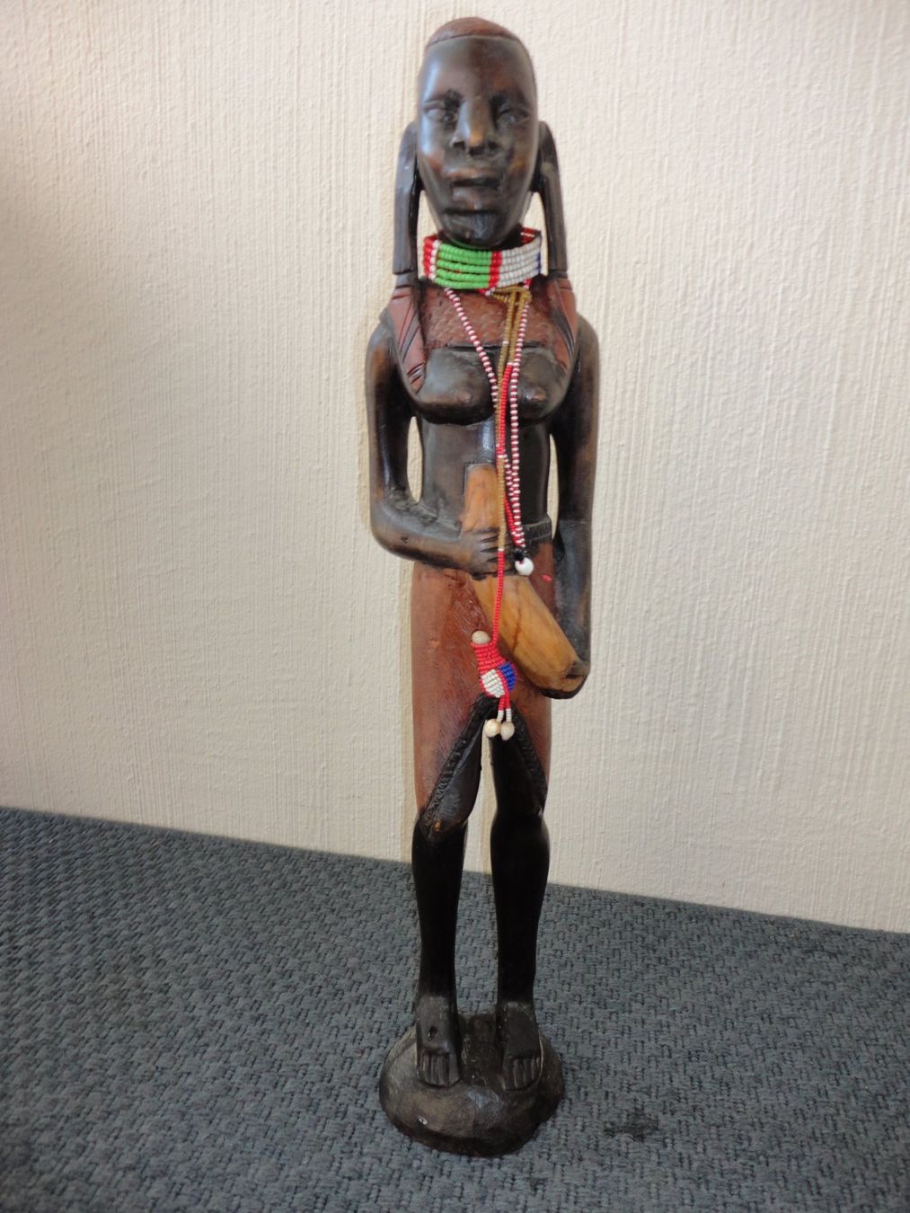 Skulpturen & Statuen: Afrikanische Holzfigur, handgeschnitzt – Gebraucht aus Alpnach Dorf von Hbalzli