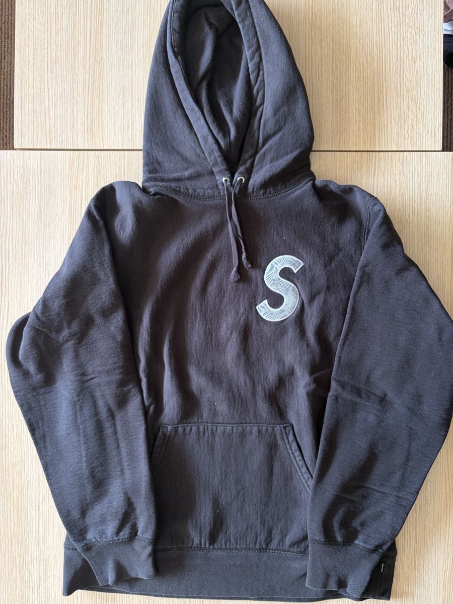 Pulls & Sweat-shirts: Pull Supreme Noir – D'occasion à Genève par jjs_5gm6