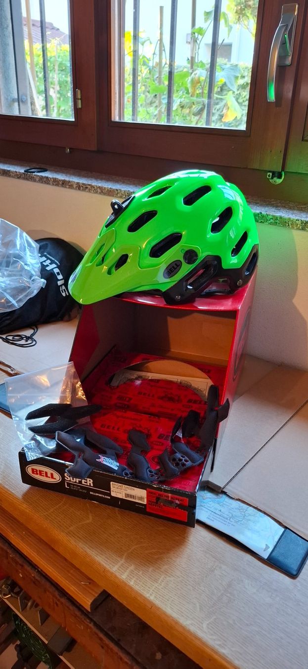 Bell Casques: Casco "Bell Super" – D'occasion à Minusio par cip_yby5 3