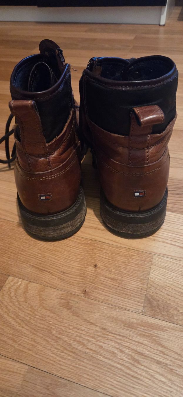 Tommy Hilfiger Scarpe da uomo: Tommy Hilfiger Leder Boots Gr.44 – Usato da Rümlang venduto da topranken66