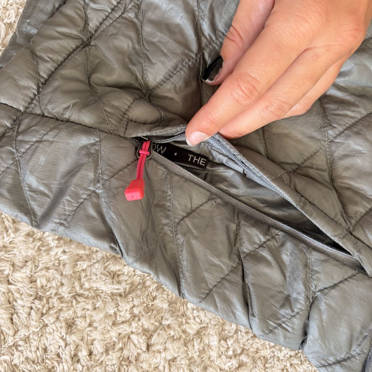 North Face Giacche: The North Face Thermoball argentée - Taille S – Nuovo (secondo la descrizione) da Neuchâtel venduto da aliceguins 2