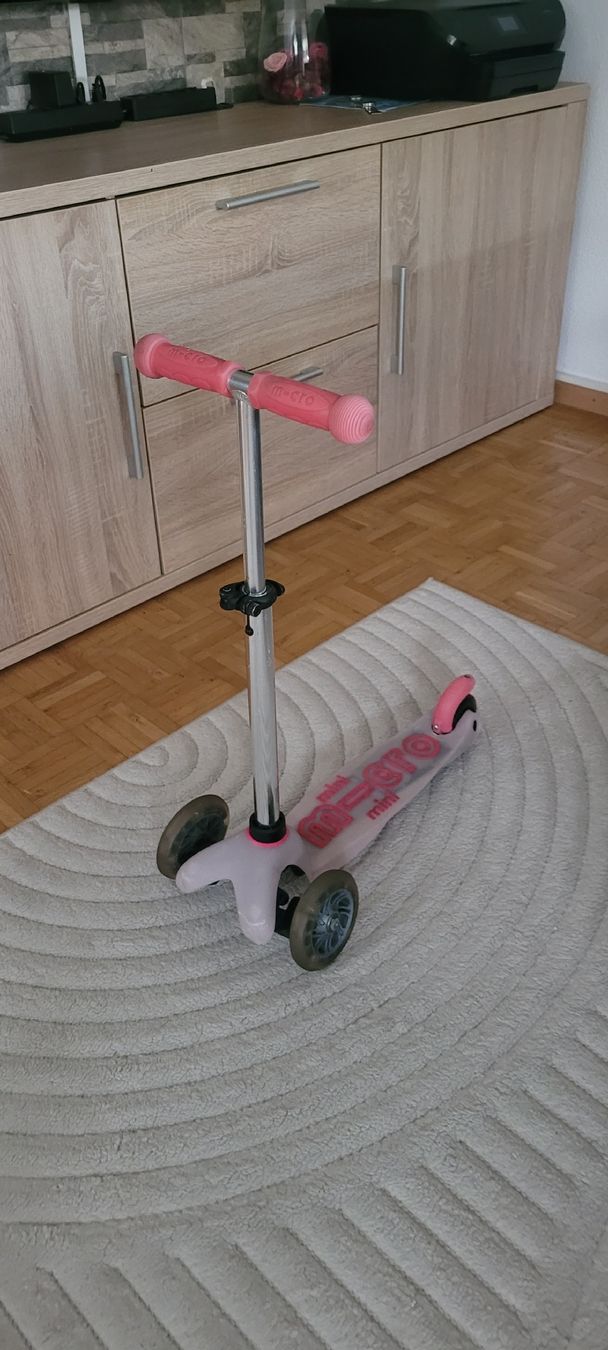 Micro Kickboard: Trottinette Micro Mini Deluxe LED – Nuovo (secondo la descrizione) da Vevey venduto da obi_n8zc