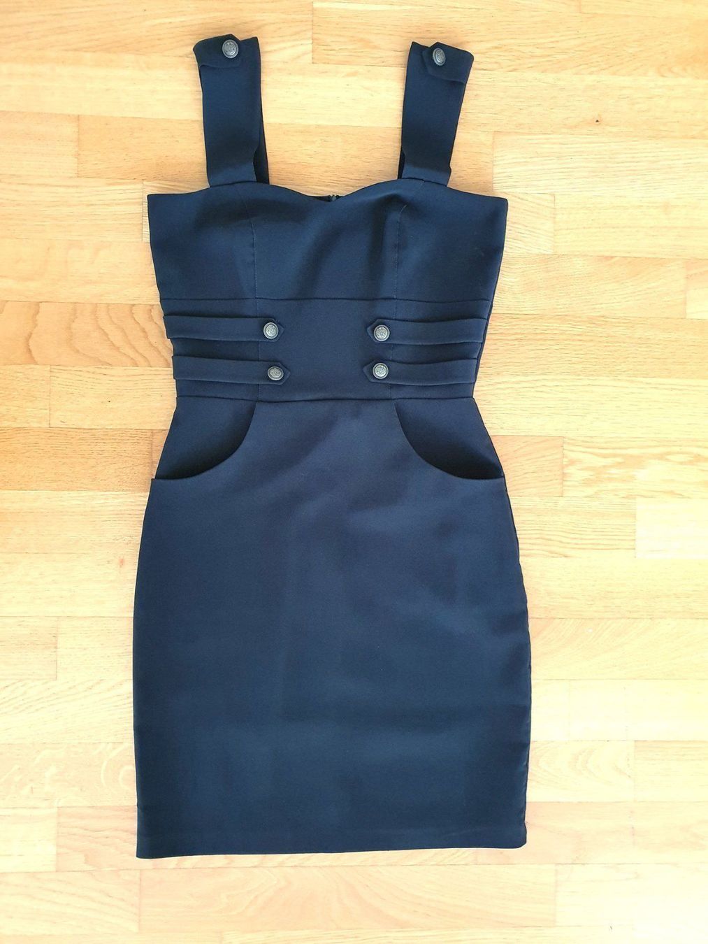 Kleider: Cocktailkleid von Laura Scott – Neu (gemäss Beschreibung) aus Lachen SZ von It_is_what_it_is 2
