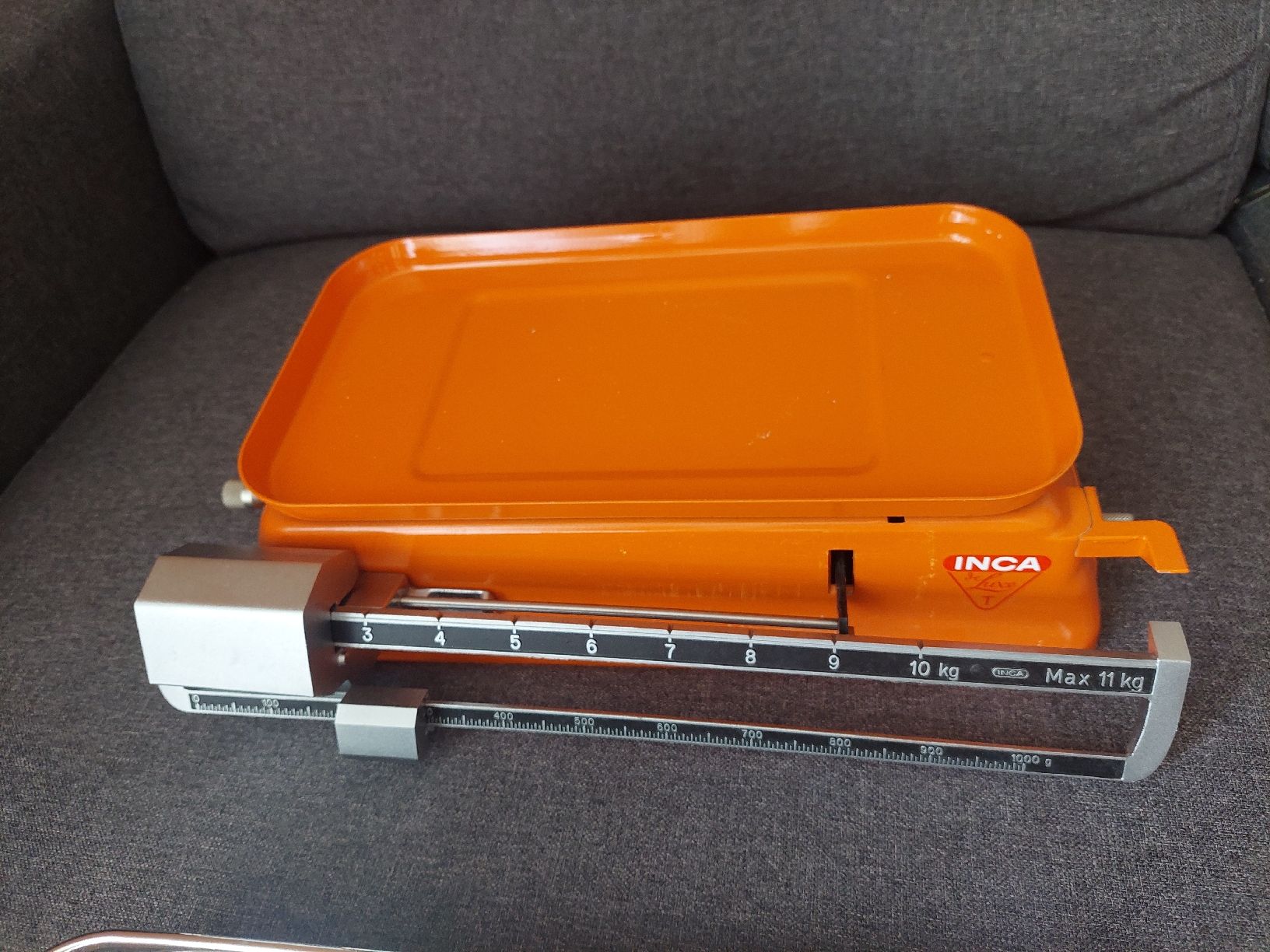 Küchengeräte: Antike INCA de luxe Schiebewaage / Küchenwaage orange – Gebraucht aus Meilen von bernhardundbianca 2