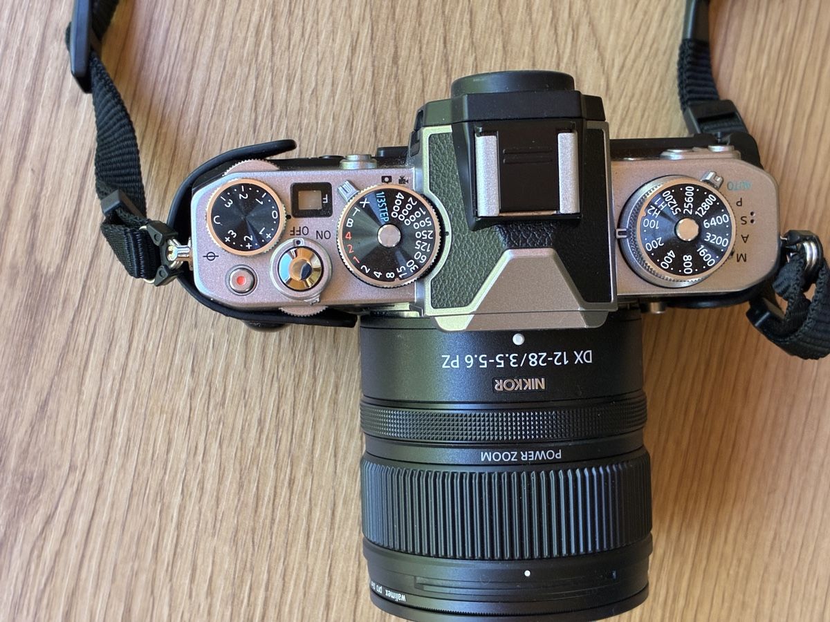 Nikon Kamera: Nikon Zfc con nikkor 12-28 – Gebraucht aus Grono von Danny1960 2
