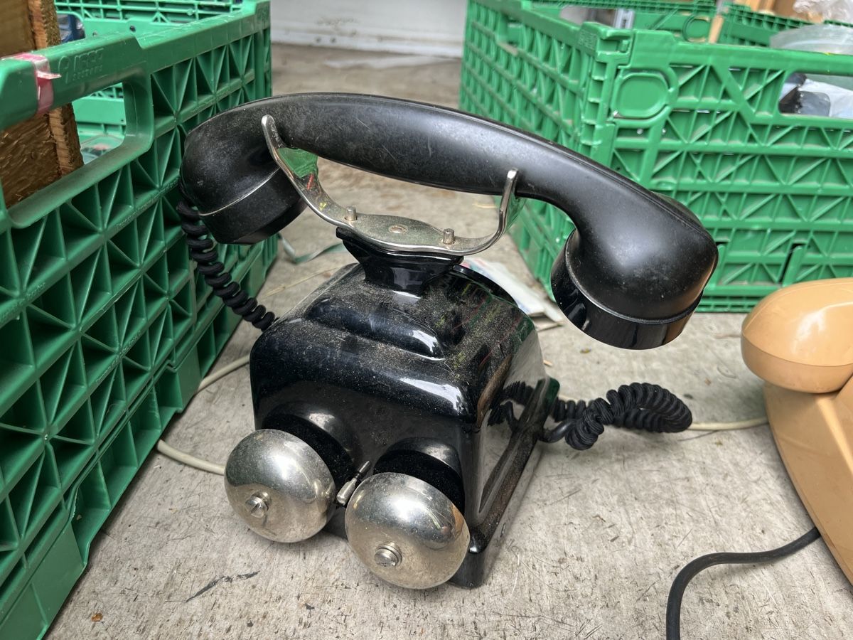 Telefone: 2 Vintage Antike Telefone  – Gebraucht aus Bern von fotolog111 3