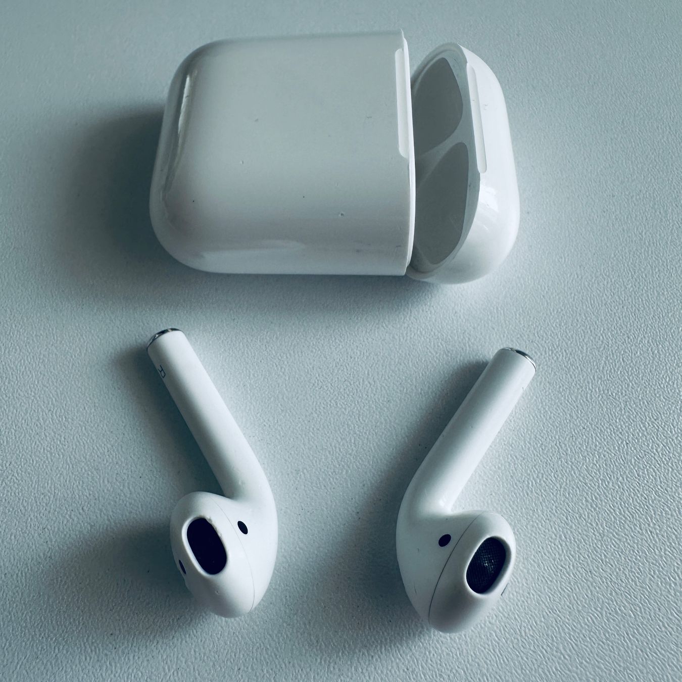 Apple Cuffie: Original Apple AirPods 2 Kopfhörer Wireless Lightning Kabel – Usato da Basel venduto da MY.AIRPODS.SHOP 4