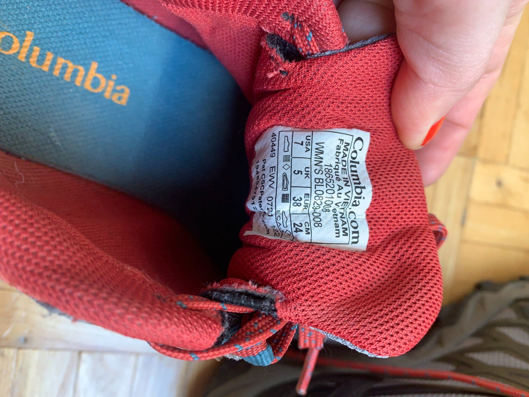 Columbia Damenschuhe: Chaussures Columbia 38 – Gebraucht aus Boécourt von Tedmosby 2