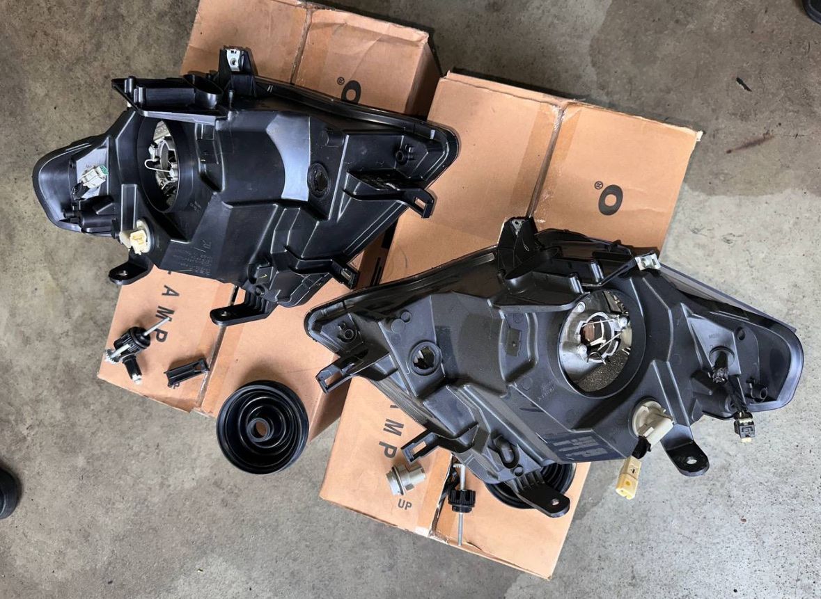 Nissan Scheinwerfer: Phare droit pour Nissan Navara – Neu und originalverpackt aus fribourg von Nikita.0762813663 1