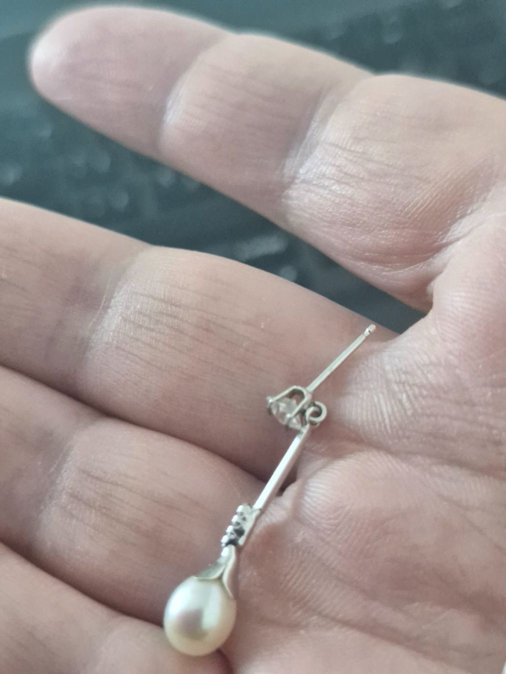 Orecchini pendenti & Orecchini a lobo: Ein Ohrring aus Weissgold mit Perle – Nuovo (secondo la descrizione) da Schlieren venduto da ela_x7qh 5