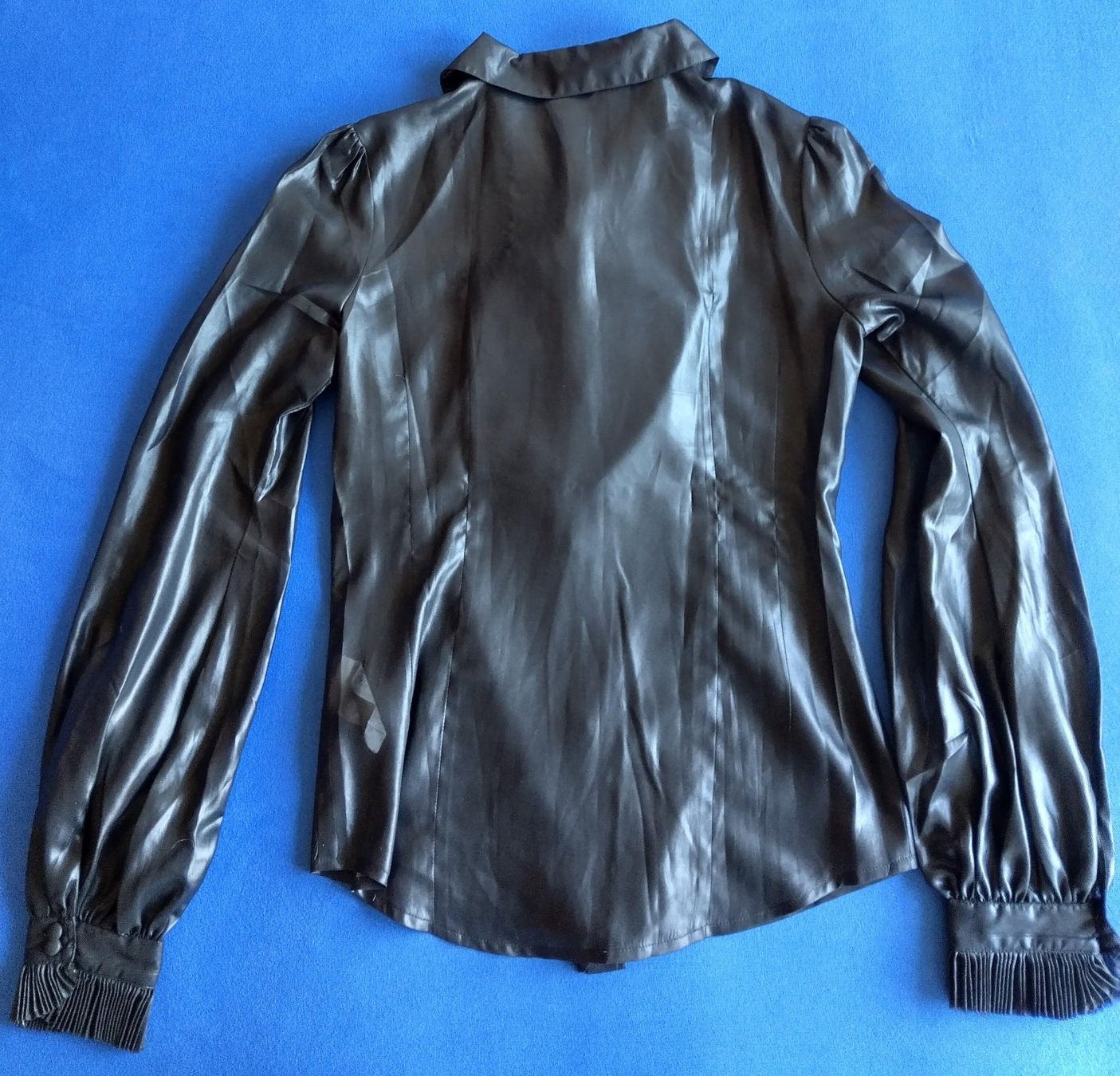 Camicette: Guess Jeans Tuxedo Bluse – Usato da Bern venduto da Izzyg 2