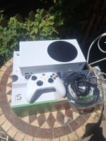 Xbox Series S Konsole mit Controller und Zubehoer weiss