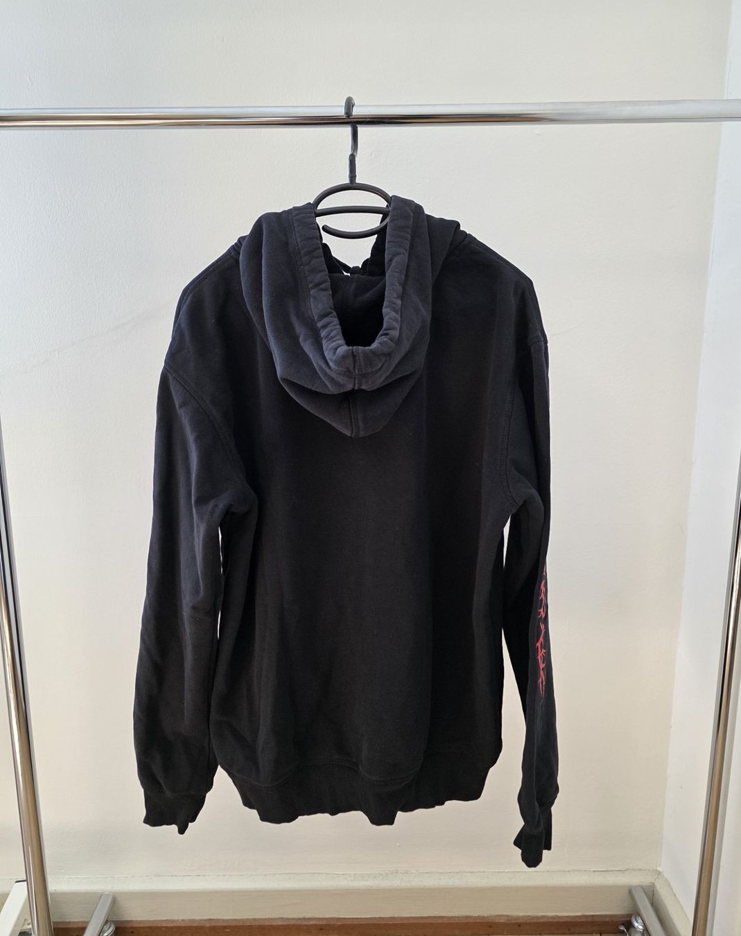 Pullover & Sweatshirts: Hoodie Loveless Blvck – Neu (gemäss Beschreibung) aus Rothenfluh von sel_j856 1