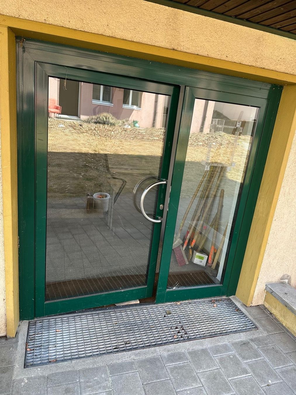 Porte: Haustüre Aluminium – Usato da Spreitenbach venduto da Space_X 2