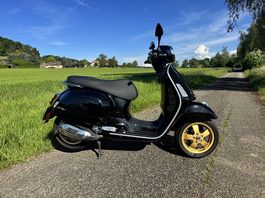 Vespa GTS 300 SuperTech  Wie neu  4500 km  ab Service