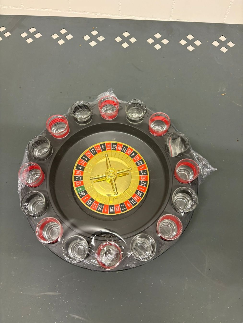 Giochi: realxdays Drinking Roulette Set – Nuovo (secondo la descrizione) da Fehraltorf venduto da Chlote4Flyers 1