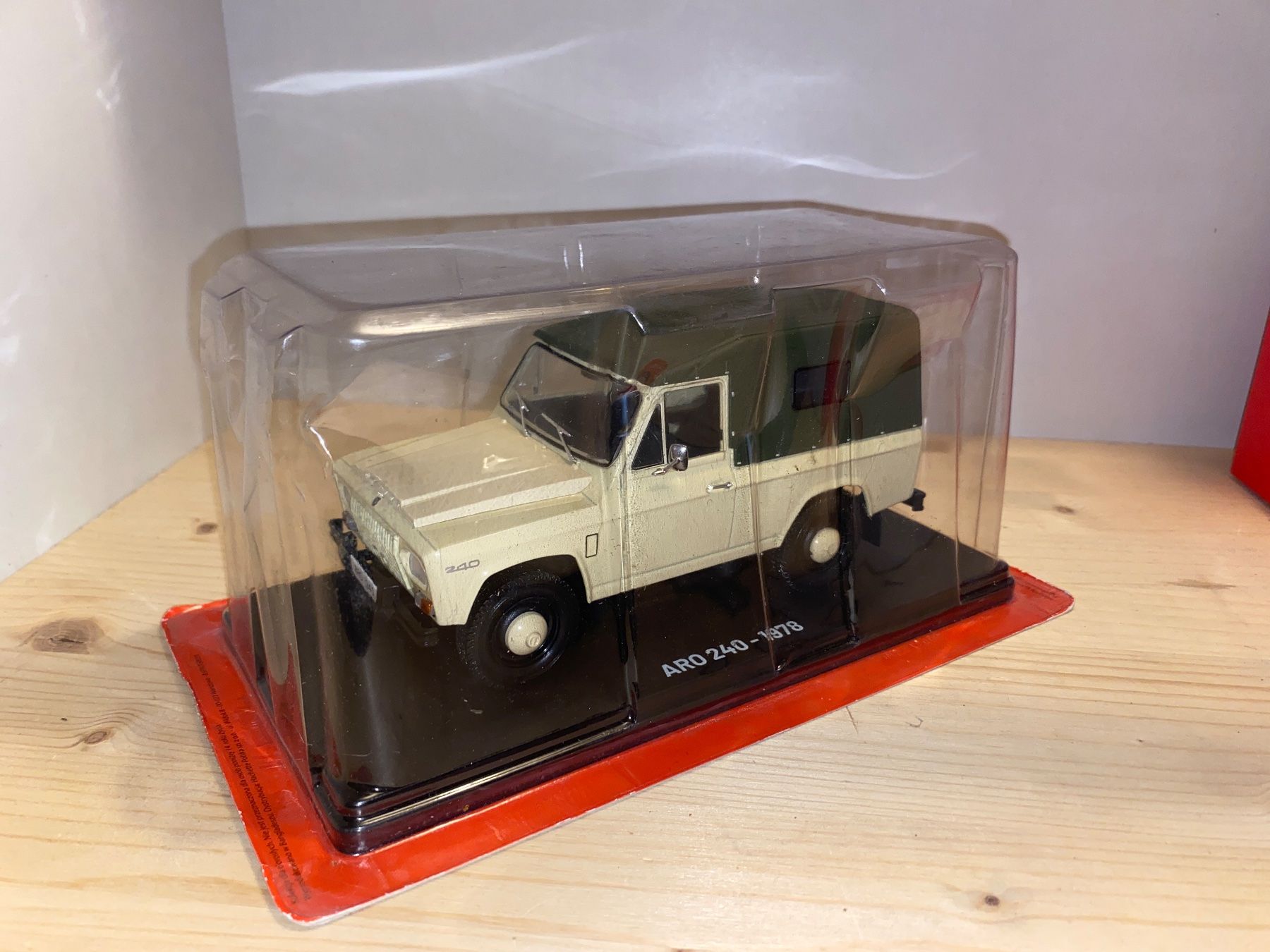 Voitures modèles: ARO 240 - 1978 - seltenes Modell – Neuf (Voir description) à Wohlen AG par PrivatSammlung
