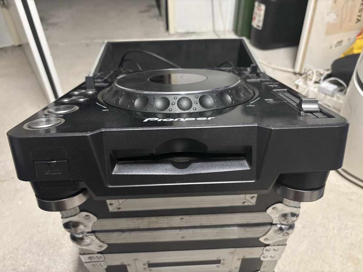 Pioneer Systèmes audio & multimédias: Pioneer CDJ-1000MK3 CD-Player mit Case gebraucht – D'occasion à Lupfig par Corona3 1