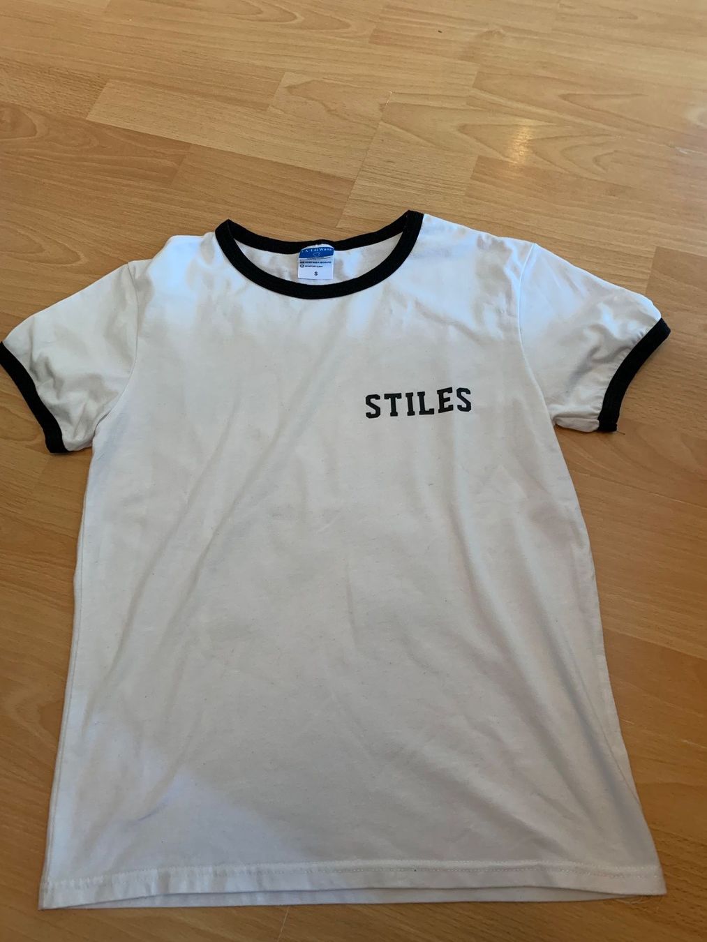 T-Shirts: T-shirt Stiles Stilinski 24 t. S – Gebraucht aus MEYRIN von Gwendo10