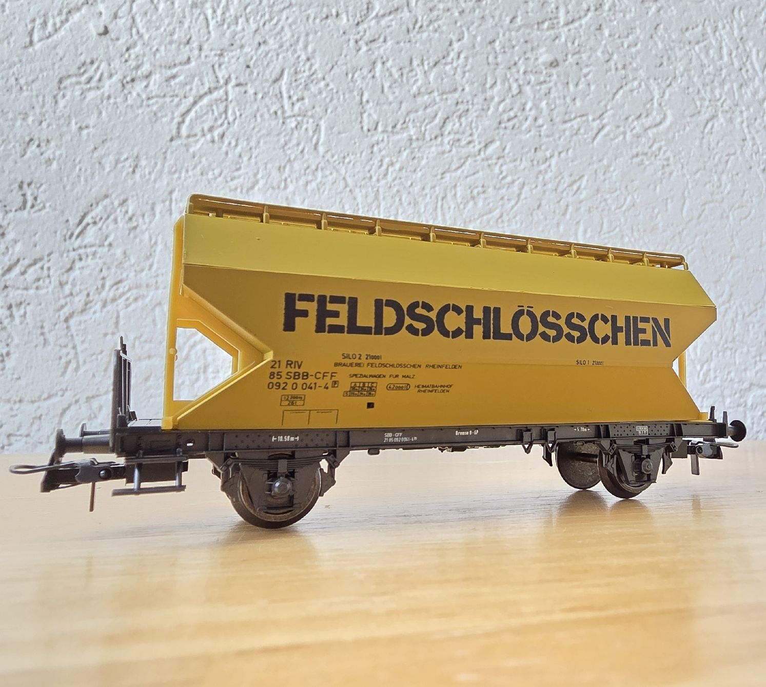 Roco Modellini di ferrovie: Feldschlösschen Güterwagen Roco 46392 H0 – Usato da Männedorf venduto da Modell-Spezialisten 2