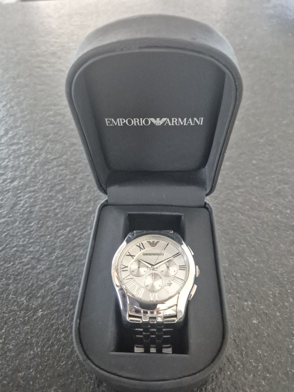Armani Uhren: Armani Uhr mit Originalverpackung – Gebraucht aus Wünnewil von Kev-G