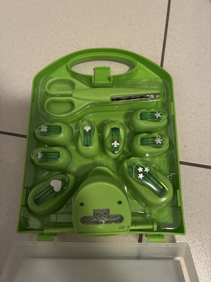 Kit bricolage: Set stampini vari e forbice da bricolage Stanz Set – Usato da Maggia venduto da quankina