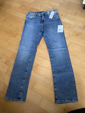 Neue Damen Jeans Grösse 28- Perfekt für den Herbst!