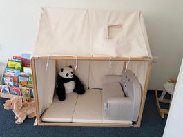 Spielzelt mit Holzrahmen und Decke beige neu