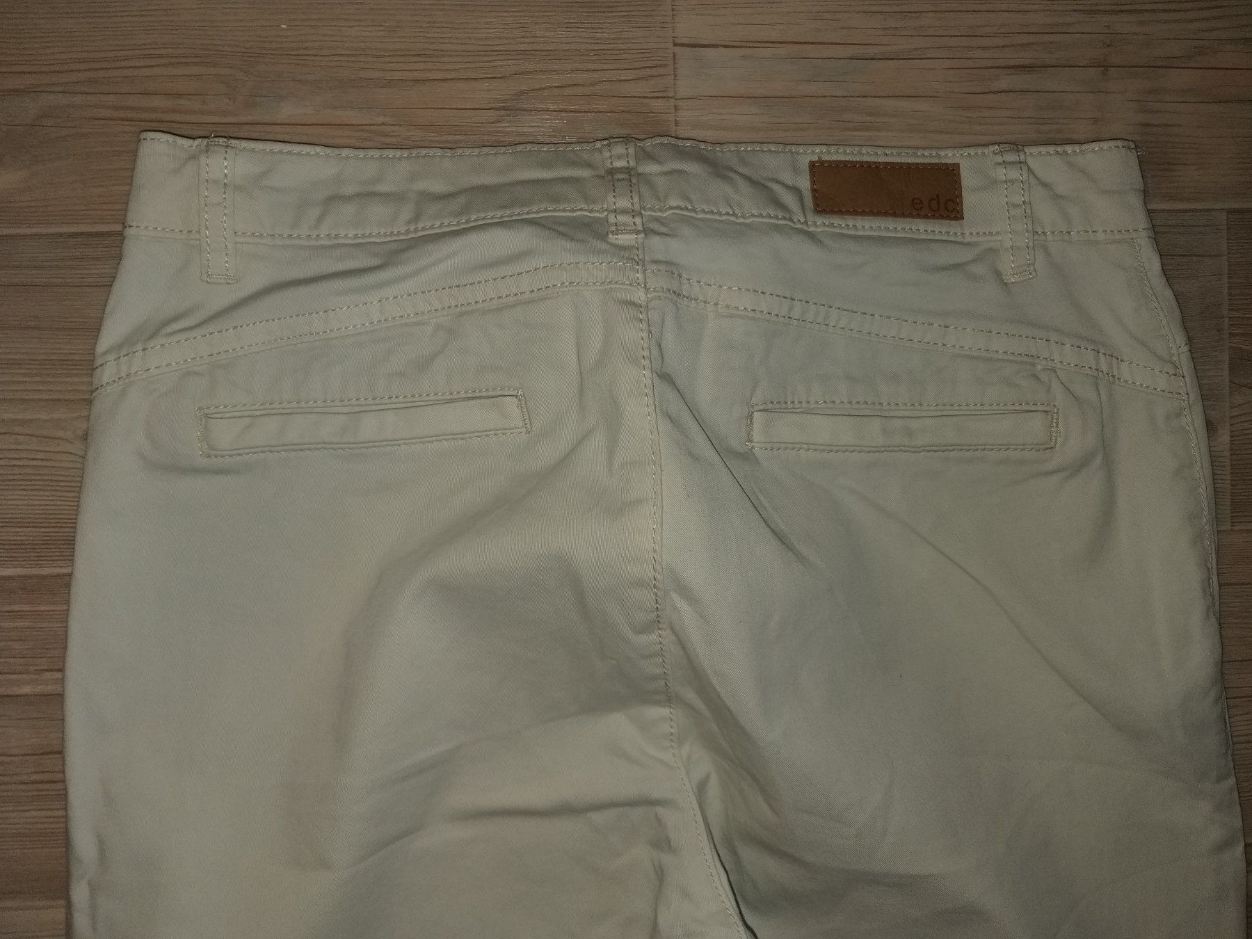 Esprit Pantaloni: Pantalon / Hose ESPRIT     Taille / Grosse 34 – Usato da Cossonay-ville venduto da Super-Price-Quality 5