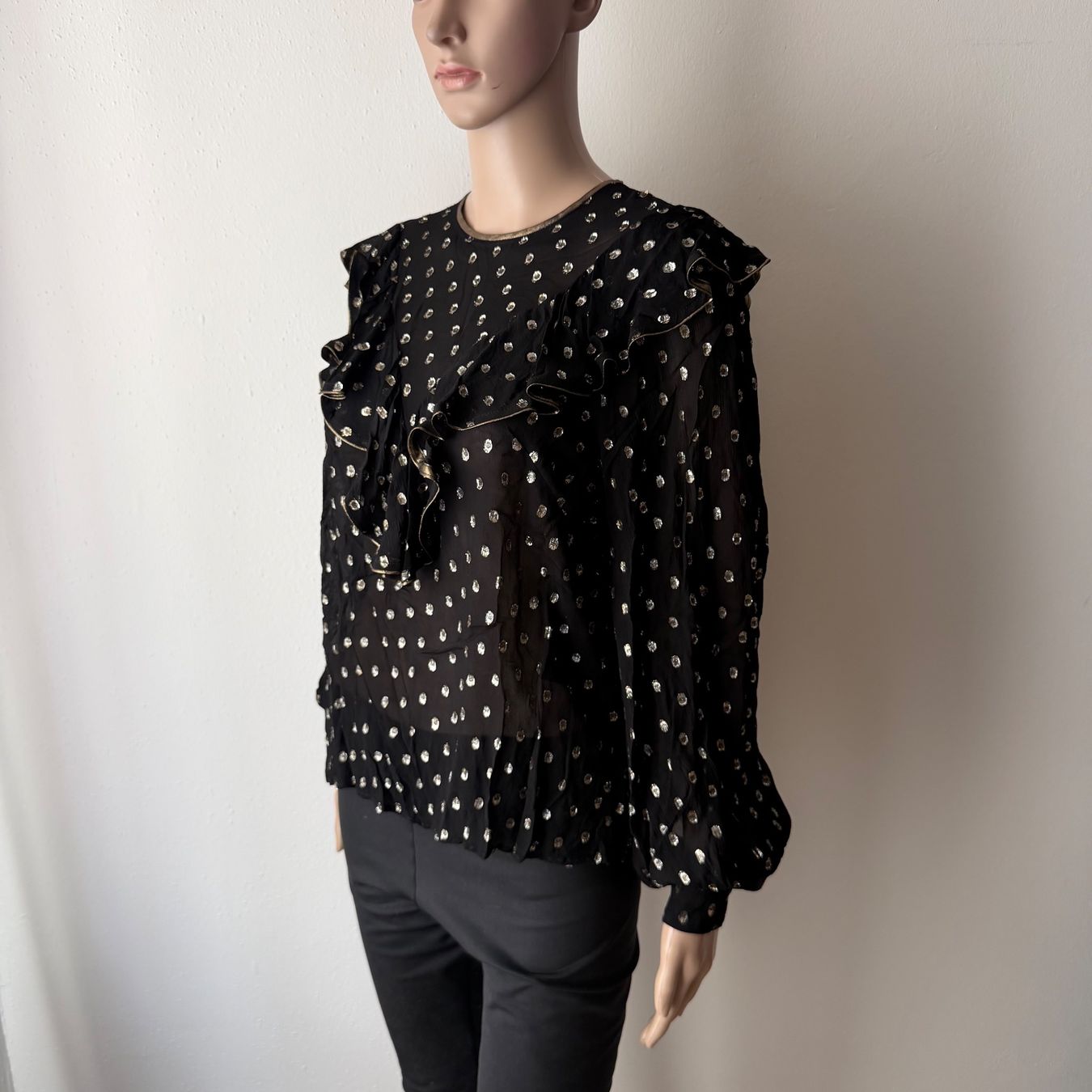 Sandro Camicette: SANDRO Rüschenbluse semi-transparent 🖤 – Usato da Zürich venduto da ClosetQueen 2