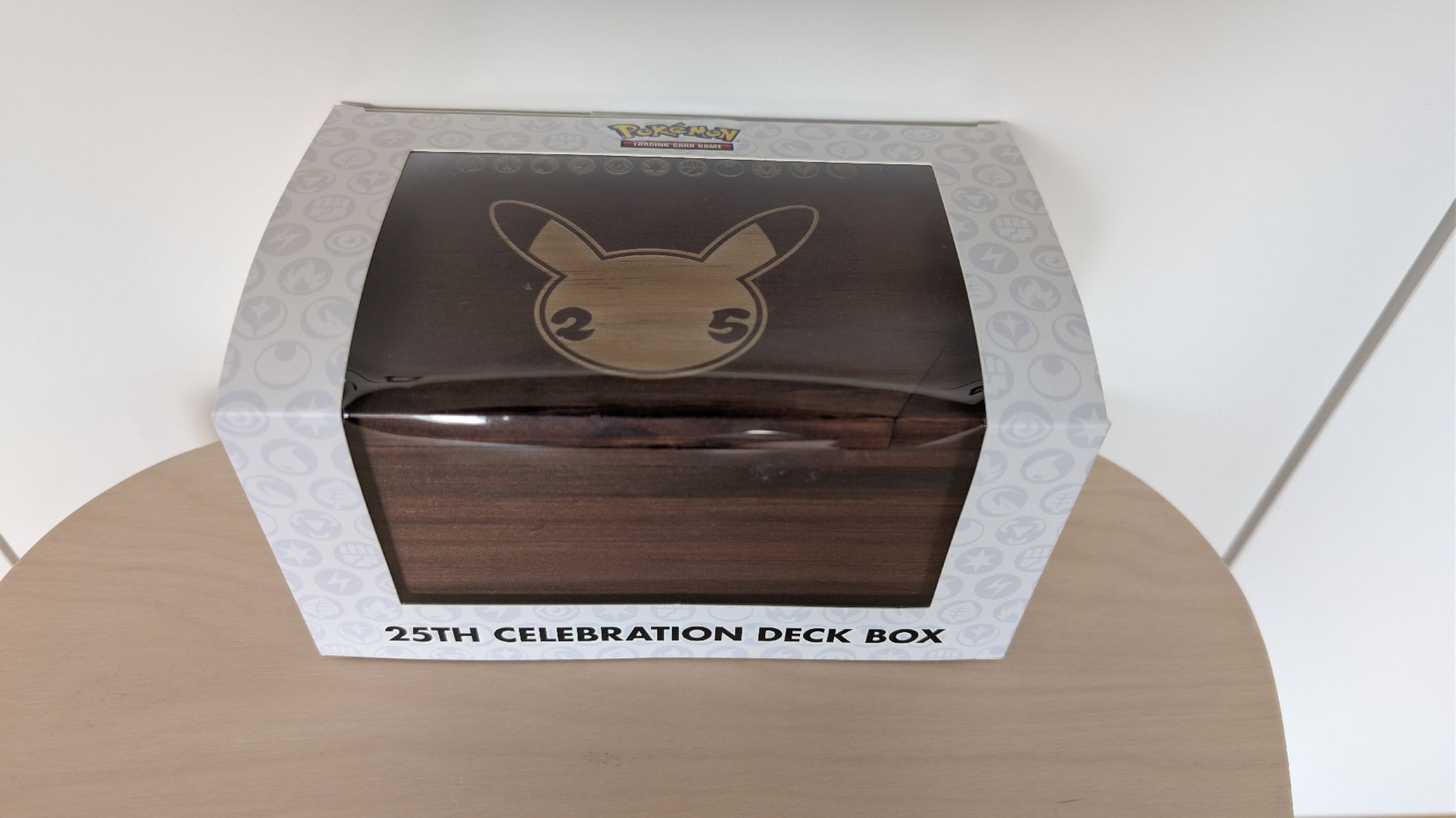 Pokémon Carte collezionabili: Pokemon 25th CELEBRATION DECK BOX – Nuovo e nell'imballaggio originale da Regensdorf venduto da Grischaluca