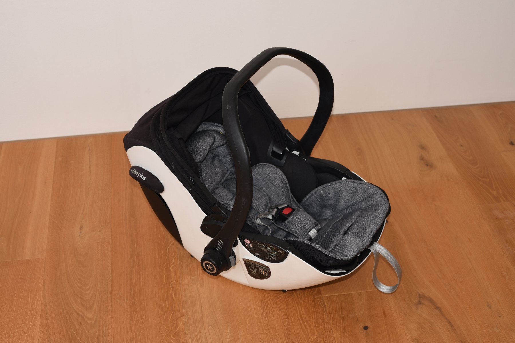 Kiddy Seggiolini per auto: Kiddy Evoluna i-Size 2 - Versand auf Anfrage – Usato da Langnau im Emmental venduto da markus76 1