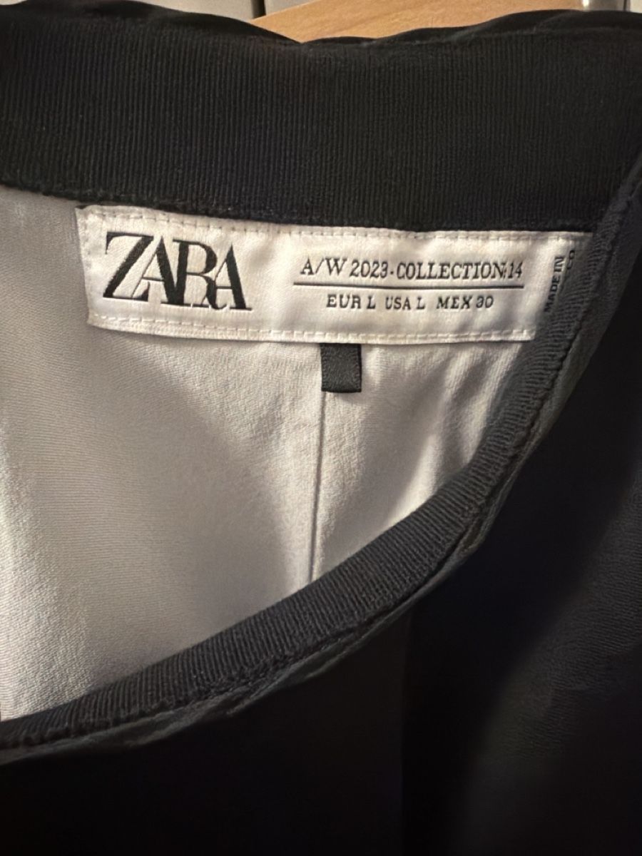 Zara Gonne: Black Midi Skirt with Slit - Zara – Usato da Zürich venduto da cme_ft9l 1