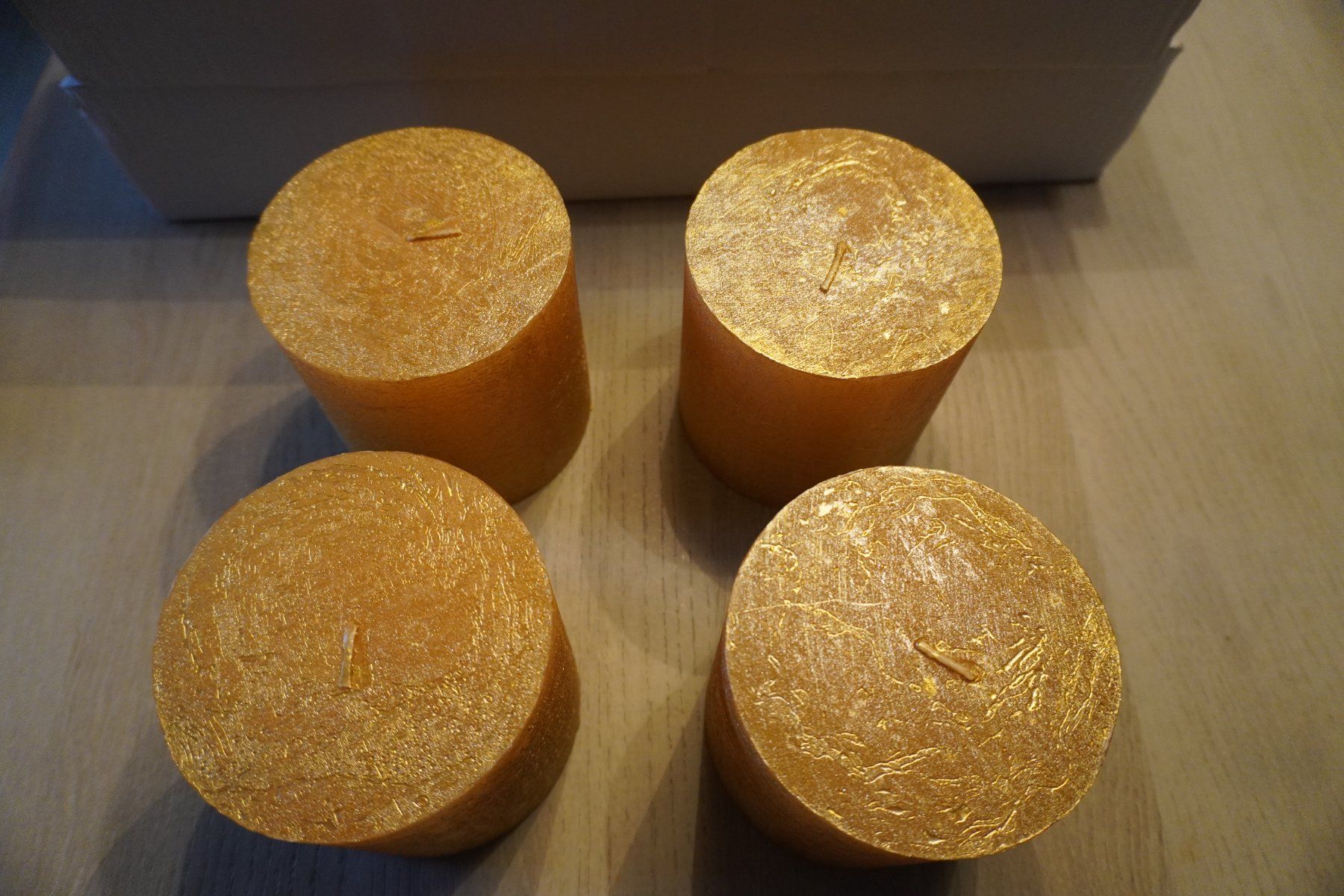 Candele: 4 Gold Kerzen – Nuovo (secondo la descrizione) da Kräiligen venduto da ber_j7lf 1
