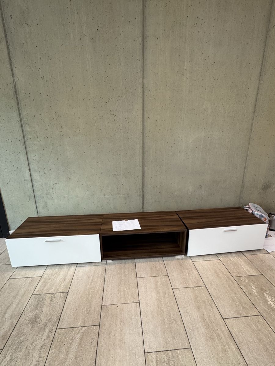 Meubles TV: Tv table  – Neuf (Voir description) à Basel par arr_j96w