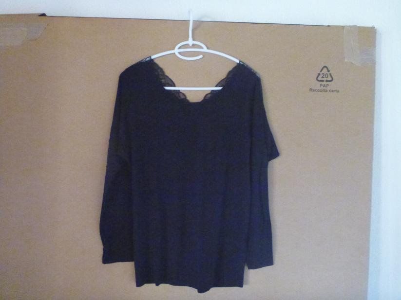 T-Shirts: Langarmshirt mit Spitze – Neu (gemäss Beschreibung) aus Weisslingen von TechnoFant