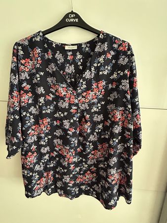 Bluse Damen dunkelblau Blumenmuster Grösse 48/50 neu