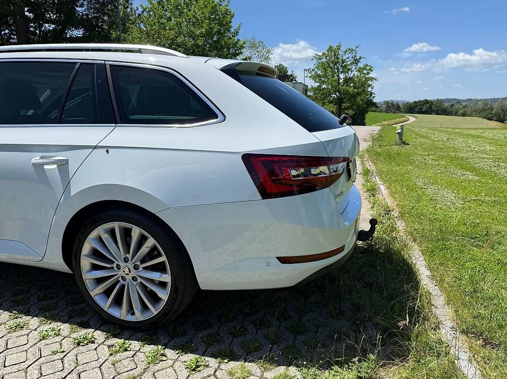 Autos: Skoda Superb Kombi 4x4 AHK Top Ausstattung  – Gebraucht aus Elsau von rsenn1984 3