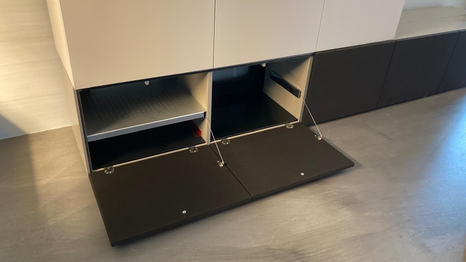 Team By Wellis Mobili TV: Sideboard Mod. Giro von Wellis – Nuovo (secondo la descrizione) da Jona venduto da designfurniture 1