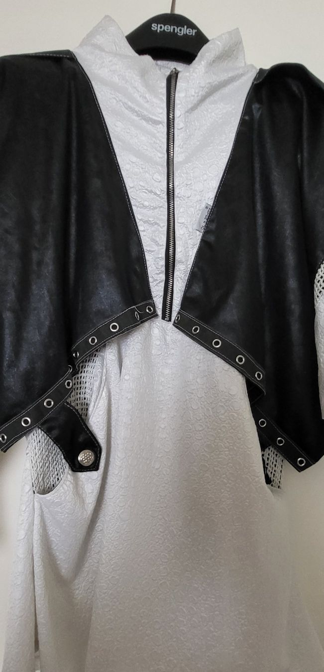 Blusen: Coole Bluse in Grösse 38 – Gebraucht aus Adlikon b.Regensdf von YvZi 1