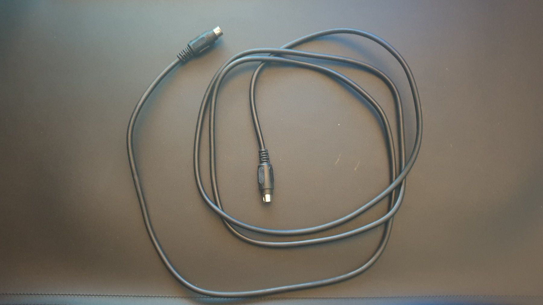 Cavi: S-Video Kabel 2m – Usato da Stäfa venduto da Supertramp73