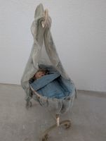 Puppe mit Wiege, antik 
