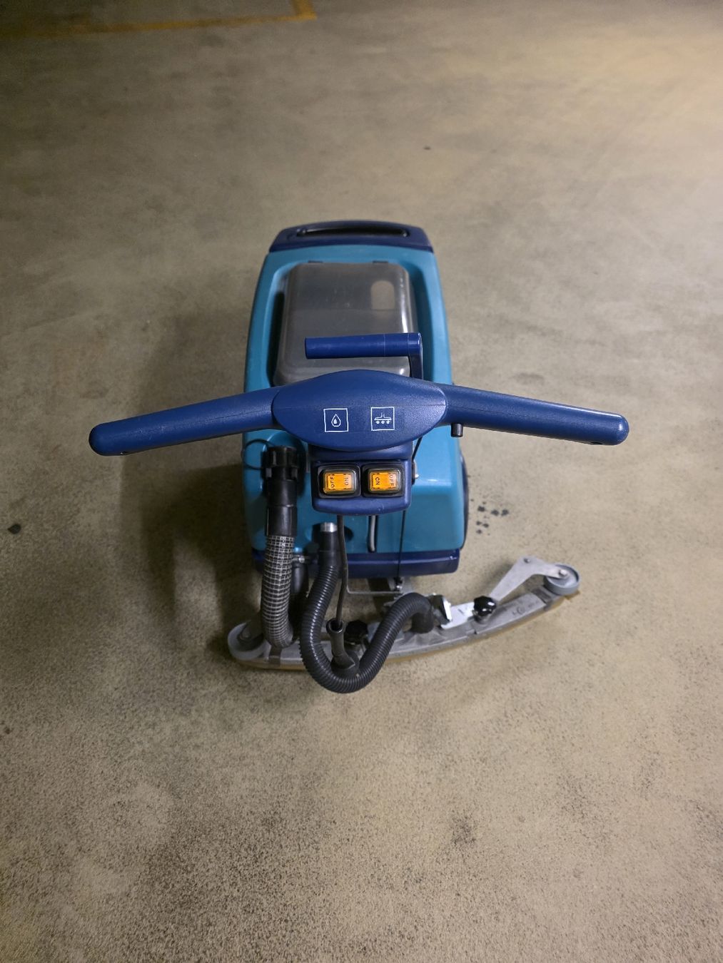 Wetrok Toutes les machines: WETROK SCRUBO 43E SCHEUERSAUGMASCHINE&TASKI CLEANFIX NILSFIX – D'occasion à Zürich par 5183840711 4