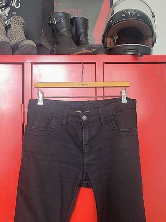 Praktische VANUCCI-Motorrad-Jeans in gutem Zustand