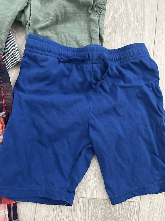 Pantaloni: Kinder Shorts Grösse 110 116 – Usato da Winterthur venduto da Snooki 2